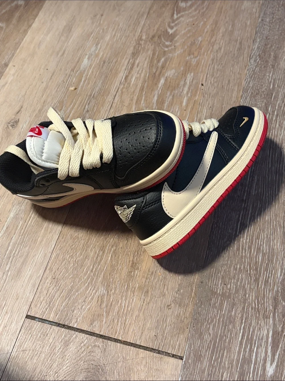 Nike kids low